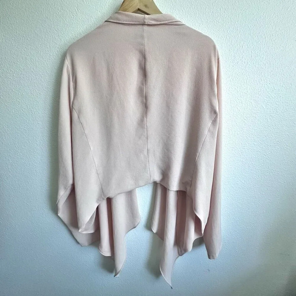 TORRID | Crepe Shrug Open Draped Waterfall Light Pink Lightweight Blazer | 4 4X - Picture 7 of 8